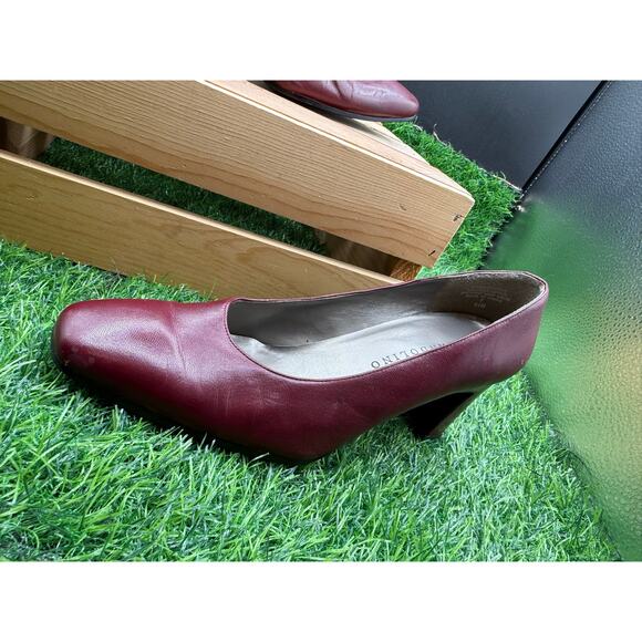Bandolino  Pumps- Burgundy/Red- Size 6.5W - Picture 2 of 10